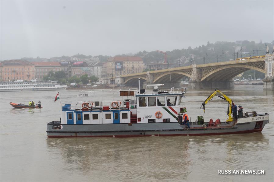 При столкновении двух судов на реке Дунай в Будапеште 7 человек погибли, несколько пропали без вести