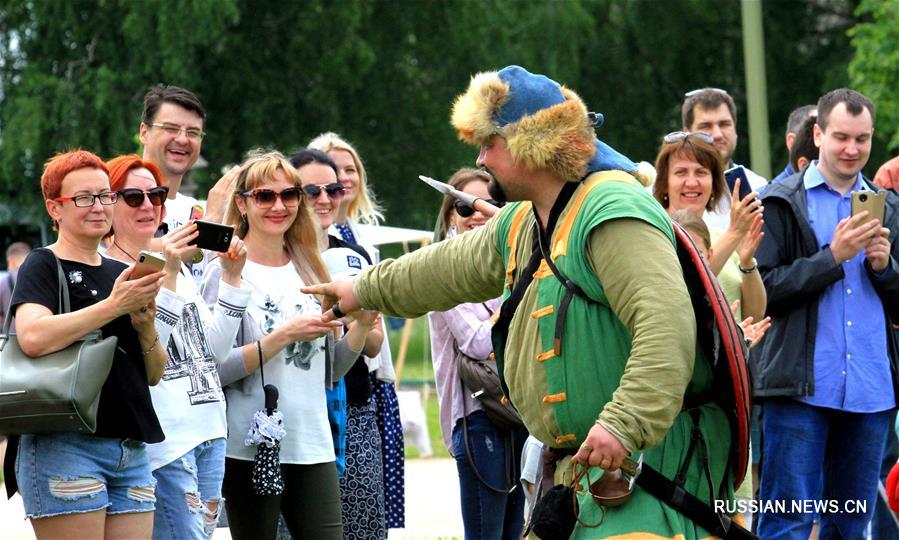 Фестиваль "Эпоха рыцарства" прошел близ Минска