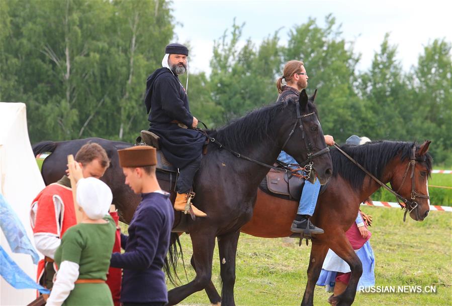 Фестиваль "Эпоха рыцарства" прошел близ Минска