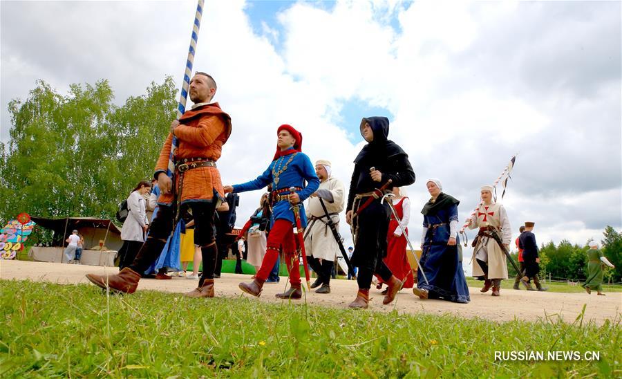Фестиваль "Эпоха рыцарства" прошел близ Минска