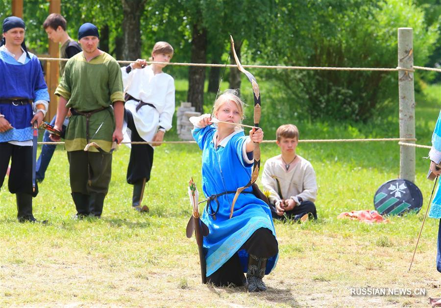 Фестиваль "Эпоха рыцарства" прошел близ Минска