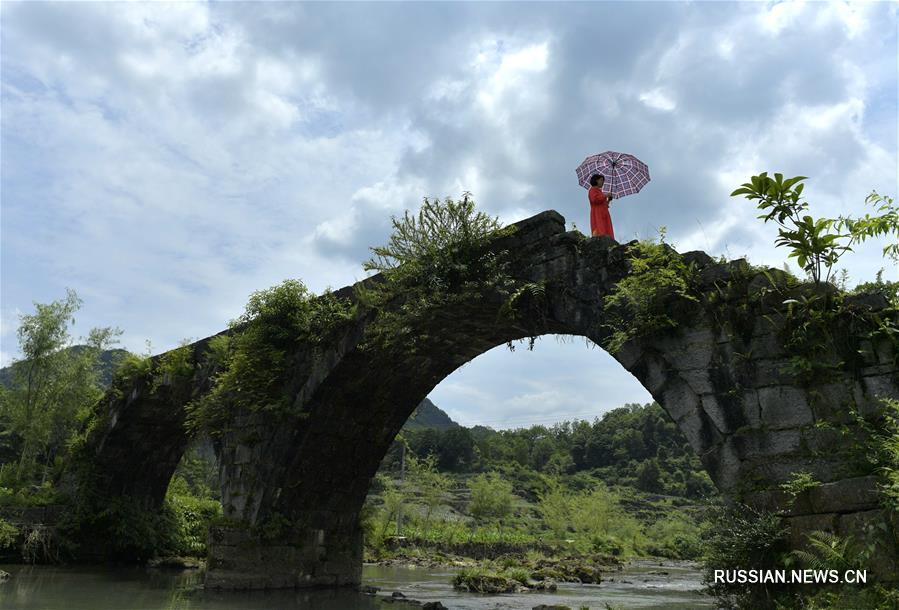 Каменные арочные мосты в поселке Гаоло