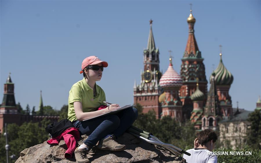 Начало лета в Москве