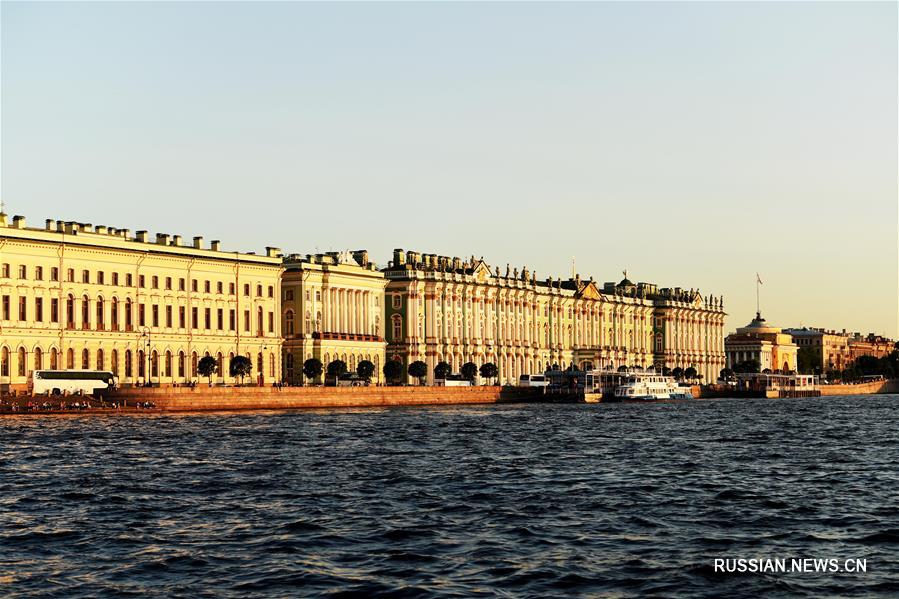 Город на Неве -- Санкт-Петербург