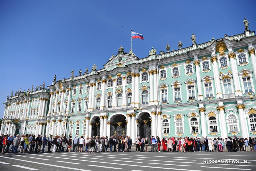 Город на Неве -- Санкт-Петербург