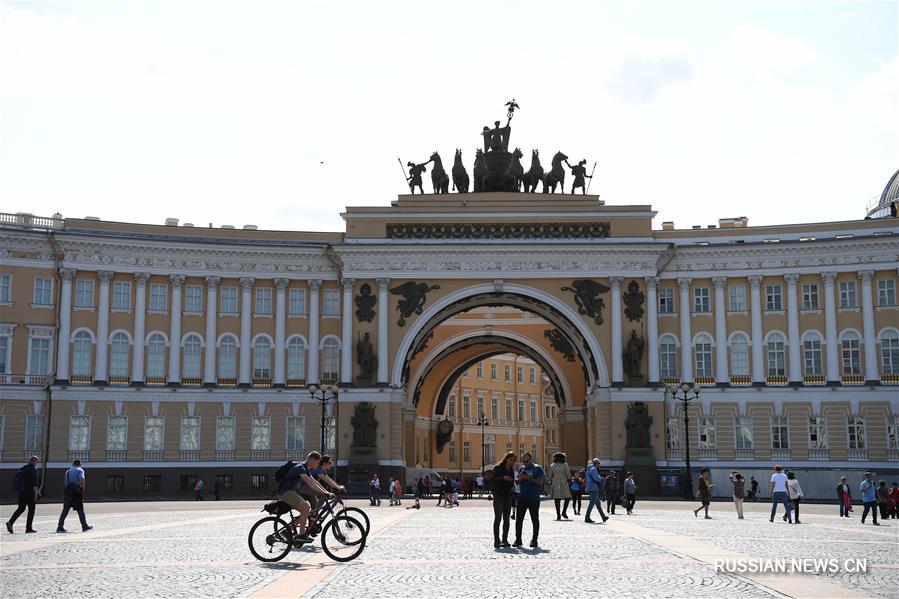 Город на Неве -- Санкт-Петербург