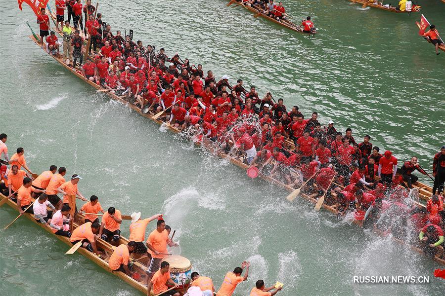Китайский открытый турнир по гонкам на драконьих лодках-2019 в Гуйчжоу