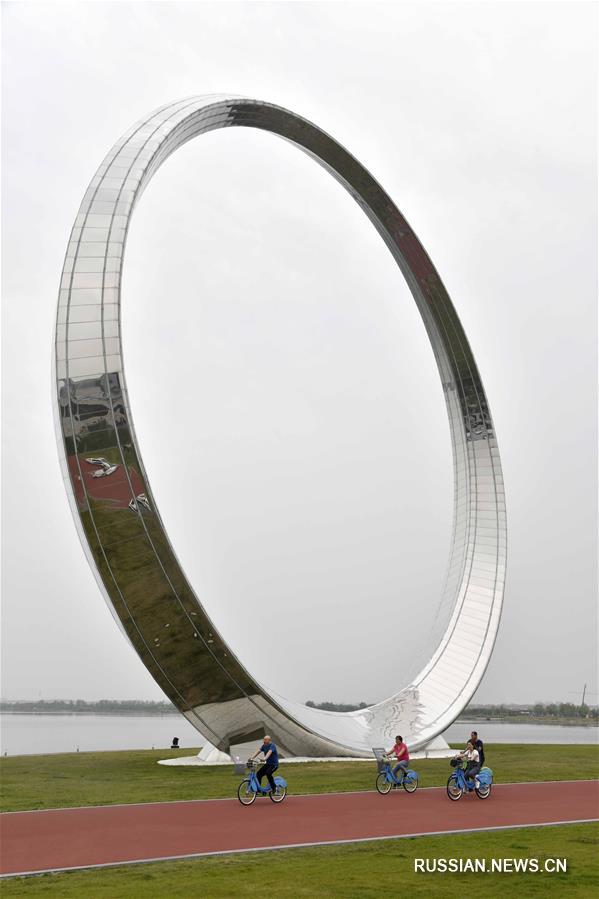 Болото превратилось в озеро "Цветов вишни" на востоке Китая