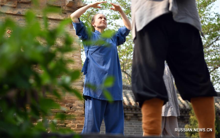 За тысячу вёрст в погоне за мечтой -- кунг-фу история девушки из России