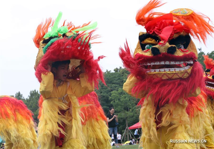 Праздник Драконьих лодок в Китае