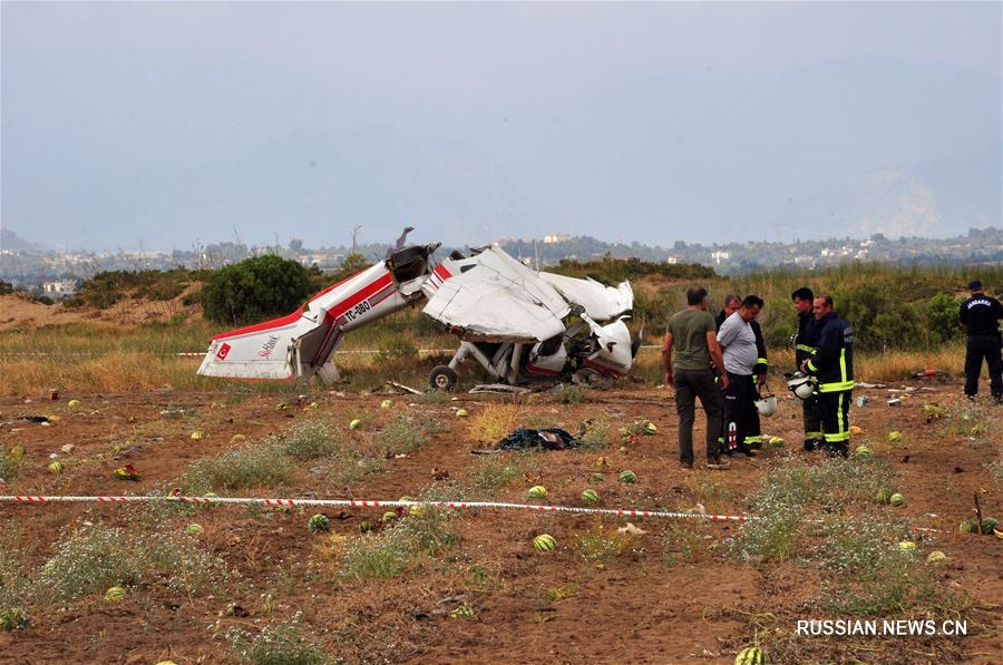 Крушение учебного самолета в Турции унесло жизни двух человек