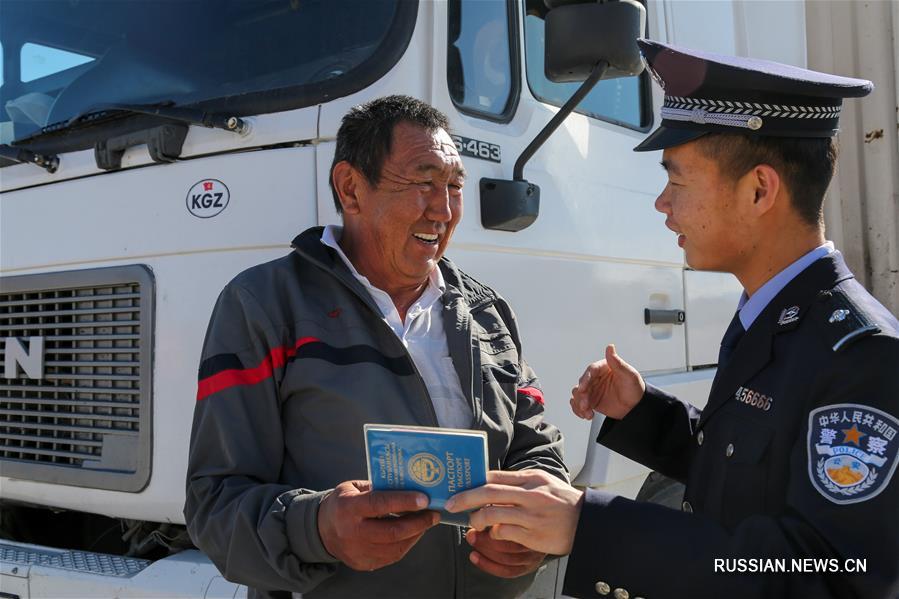 КПП "Иркештам" на китайско-кыргызстанской границе