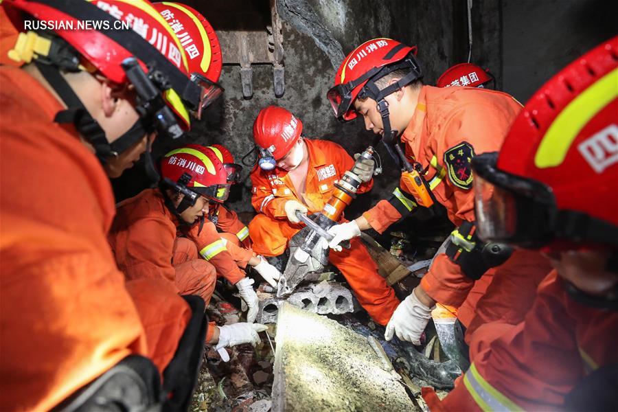 12 человек погибли и 125 получили ранения в результате землетрясения на юго-западе Китая