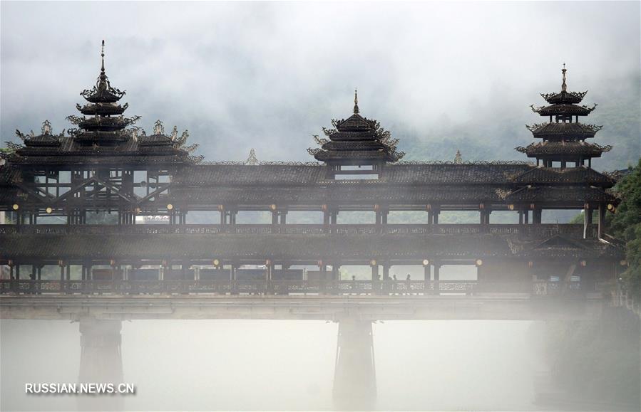 Сказочное очарование моста "Фэнъюйцяо" в провинции Хубэй