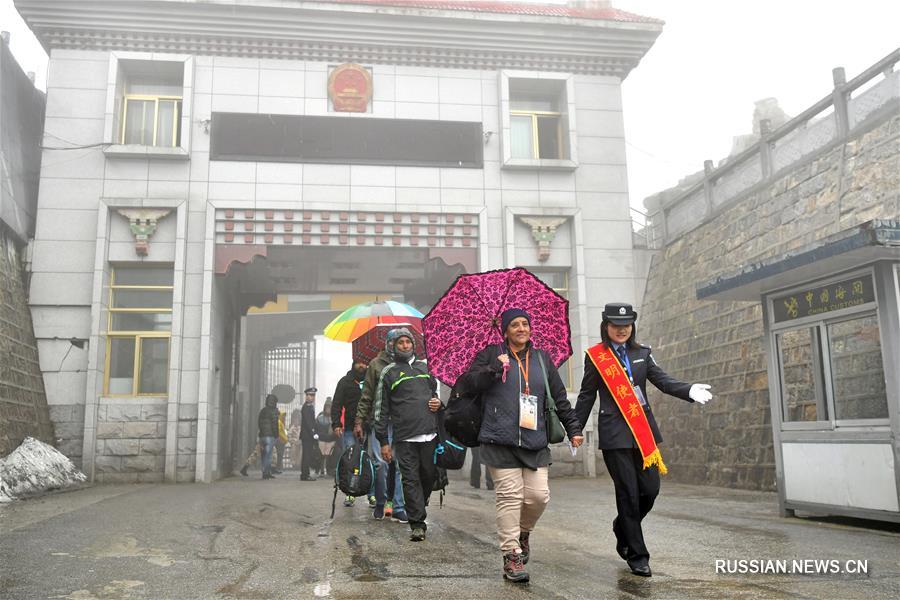 Тибетский горный перевал Нату-Ла принял первую в этом году группу паломников из Индии 