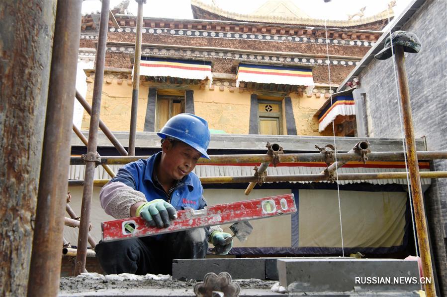 В буддийском монастыре Лабранг завершается реставрация храма Будды