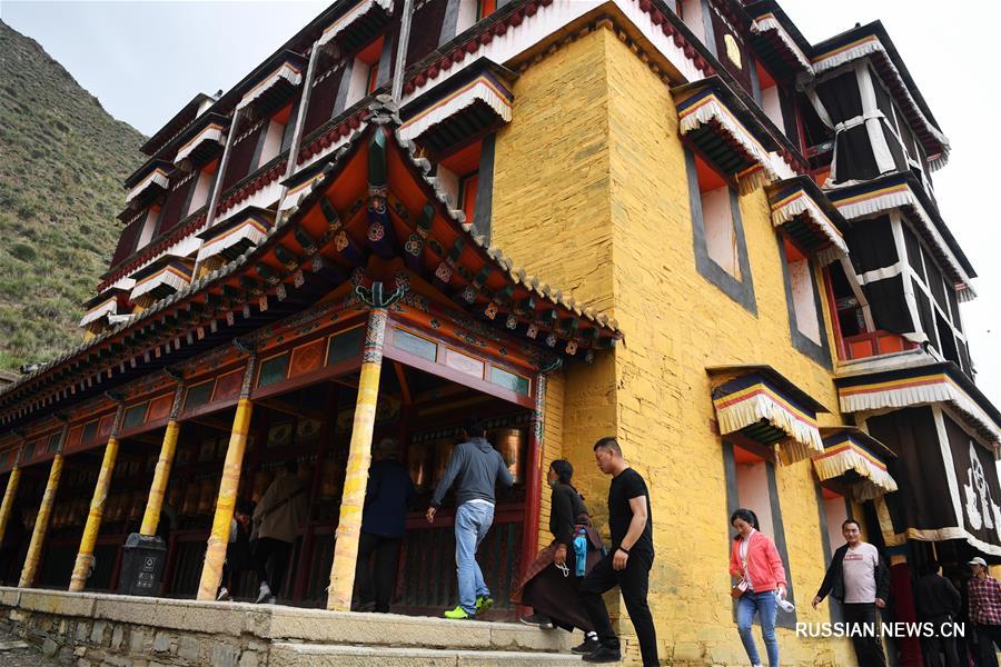 В буддийском монастыре Лабранг завершается реставрация храма Будды