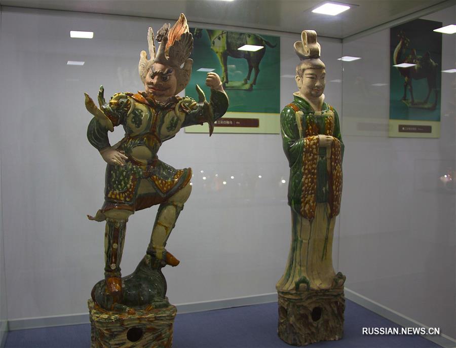 В Ташкенте открылась выставка артефактов из могилы генерала Ань Пу и его жены