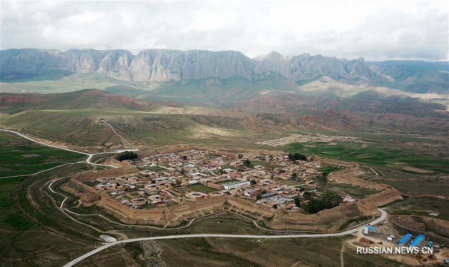 "Восьмиугольный" городок в провинции Ганьсу 
