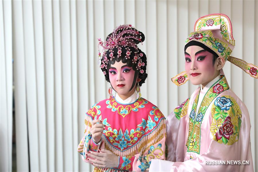 Занятия в Обществе по распространению гуандунской музыкальной драмы "Шэнхуэй"