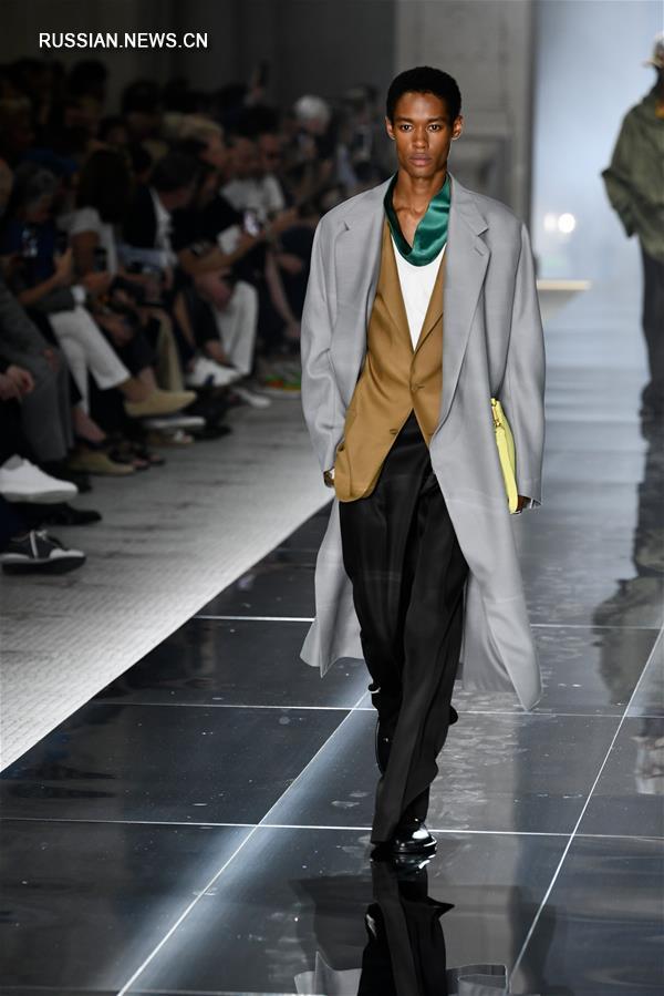 Неделя мужской моды в Париже: Dunhill выпустил новую коллекцию сезона весна-лето