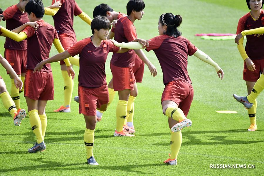 Женская футбольная сборная Китая провела подготовку к игре 1/8 финала Чемпионата мира по футболу
