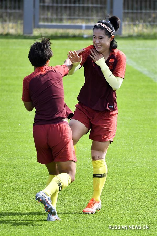 Женская футбольная сборная Китая провела подготовку к игре 1/8 финала Чемпионата мира по футболу