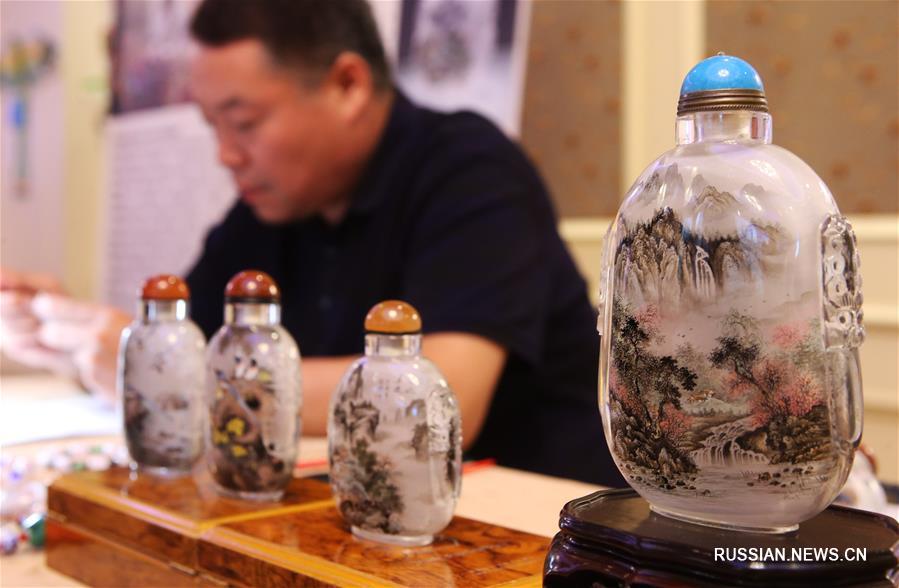 Выставка китайских мастеров из провинции Шаньдун проходит в Киеве