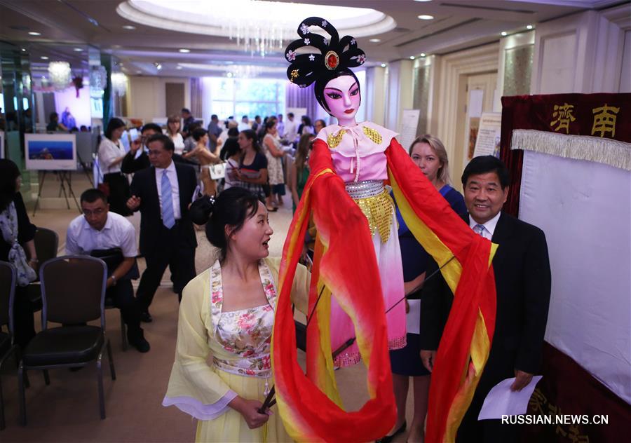 Выставка китайских мастеров из провинции Шаньдун проходит в Киеве