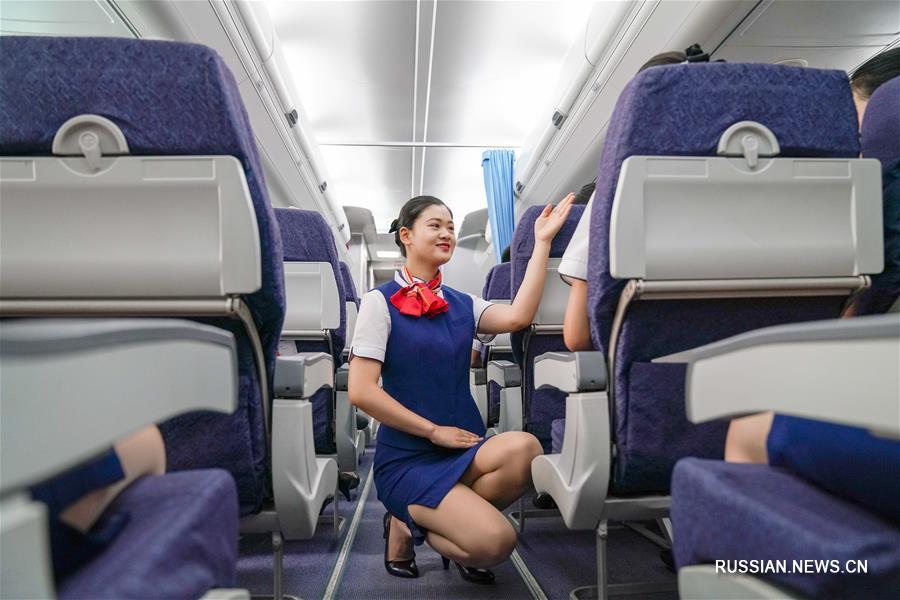 Подготовка бортпроводниц в Харбине