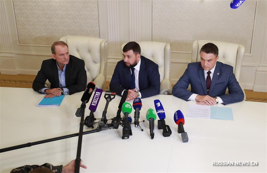 Глава политсовета украинской партии "Оппозиционная платформа -- за жизнь" встретился в Минске с главами самопровозглашенных ДНР и ЛНР