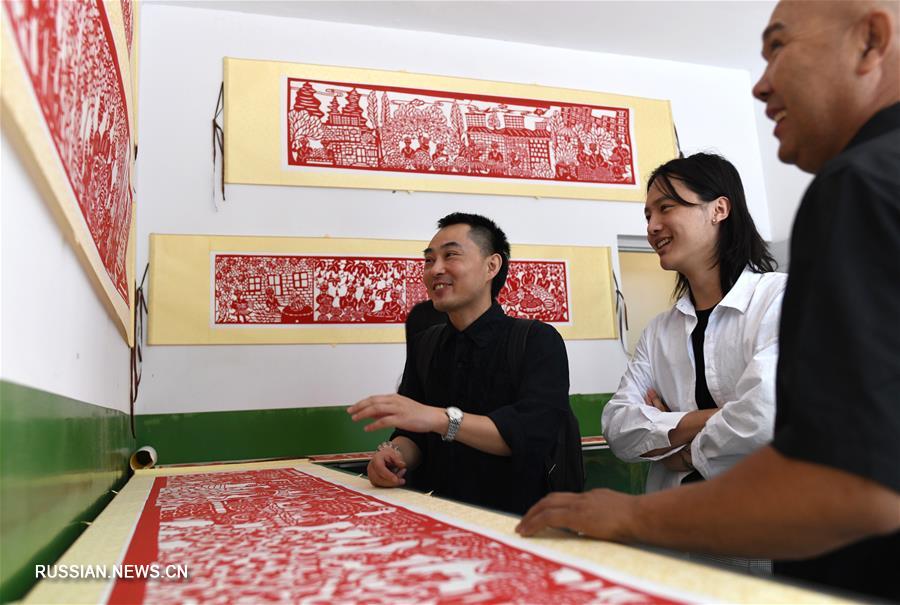 Мероприятия в рамках Диалога наследников традиционного прикладного искусства прошли в синьцзянском городе Хами