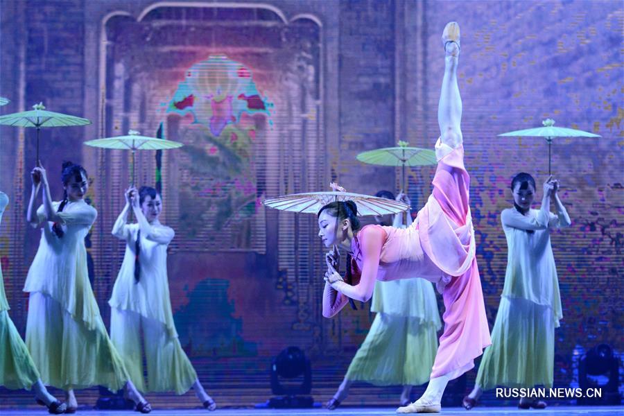 В Гуанчжоу началось первое турне художественной программы "Шедевры искусства" по региону "Большого залива"