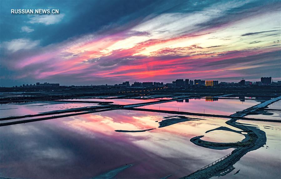 Летние краски соляных озер в Юньчэне