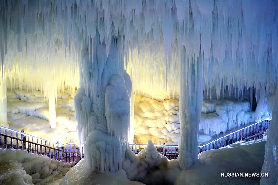 Волшебная ледяная пещера в провинции Шаньси