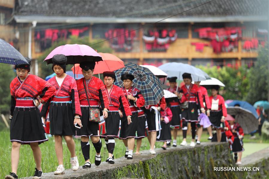 Праздник "сушки одежды" в Луншэне