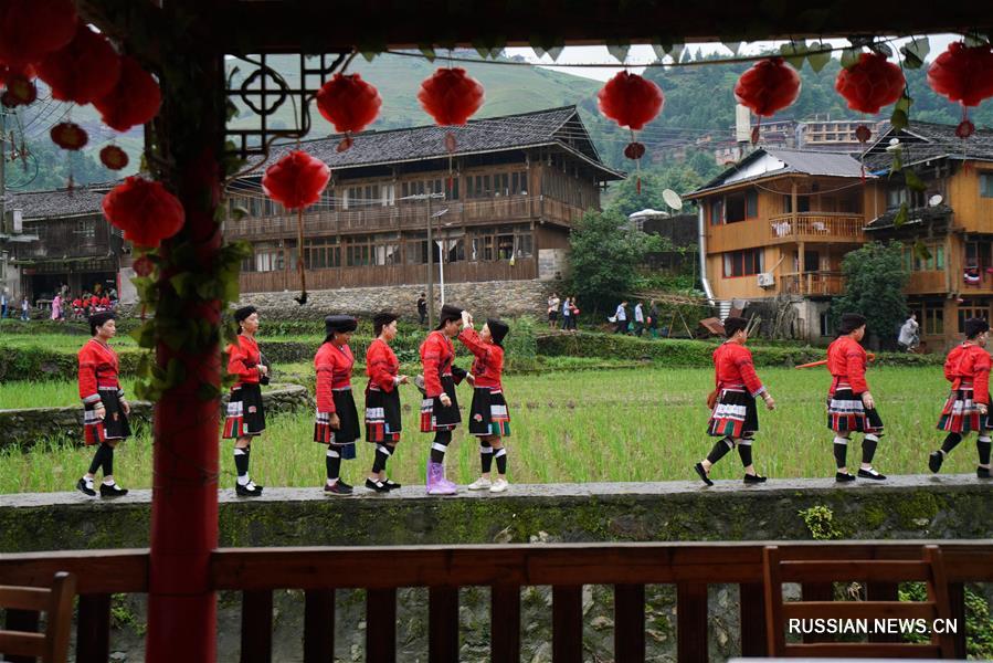 Праздник "сушки одежды" в Луншэне