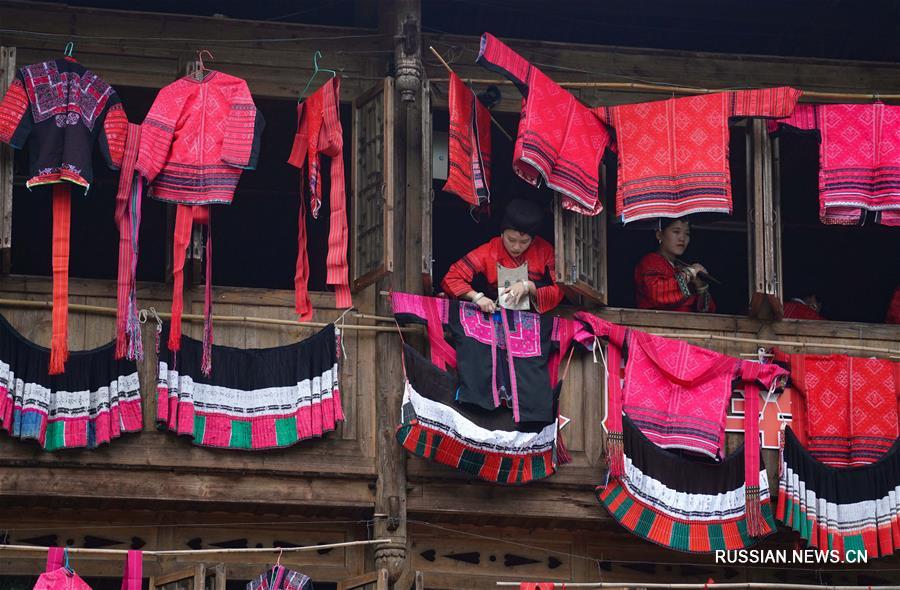 Праздник "сушки одежды" в Луншэне
