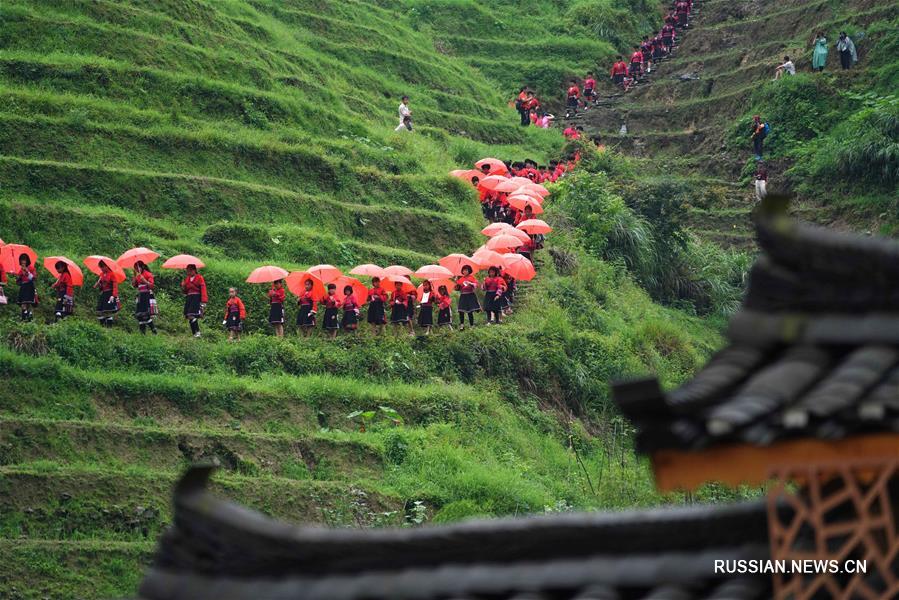 Праздник "сушки одежды" в Луншэне