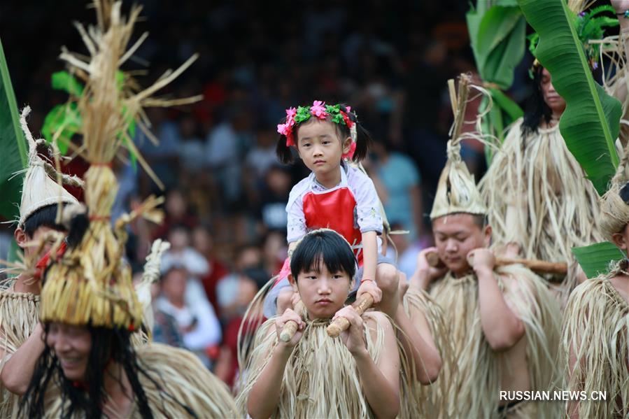 В Китае отмечают праздник "Двойной шестерки" 