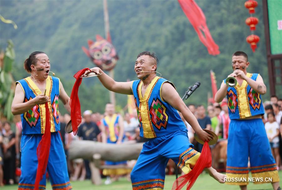 В Китае отмечают праздник "Двойной шестерки" 