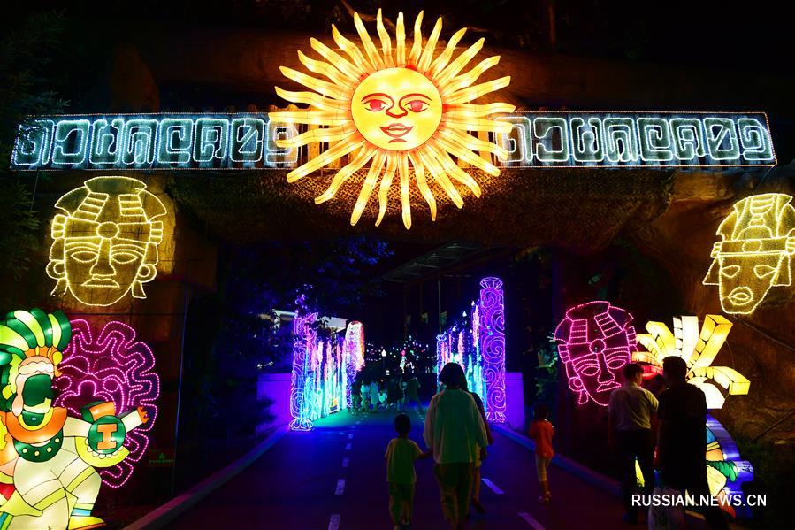 Неоновое шоу в городе Чанчунь