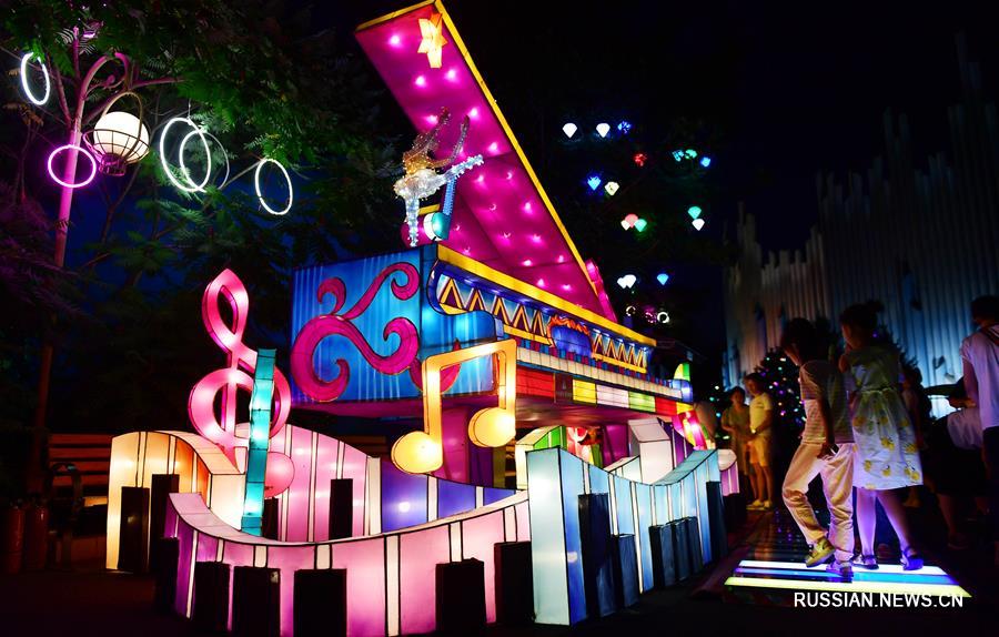 Неоновое шоу в городе Чанчунь