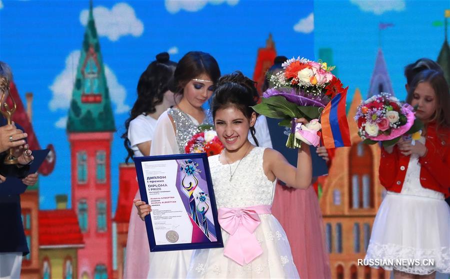Ксения Галецкая из Беларуси победила в XVII Международном детском конкурсе "Витебск-2019"  