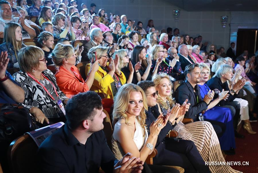 Ксения Галецкая из Беларуси победила в XVII Международном детском конкурсе "Витебск-2019"  