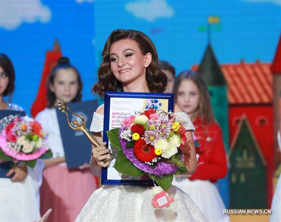 Ксения Галецкая из Беларуси победила в XVII Международном детском конкурсе "Витебск-2019"  