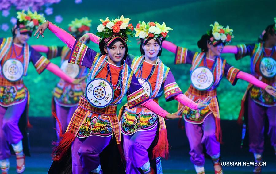 В пров. Ганьсу состоялась премьера тибетской танцевальной драмы "Шэншигочжуан"