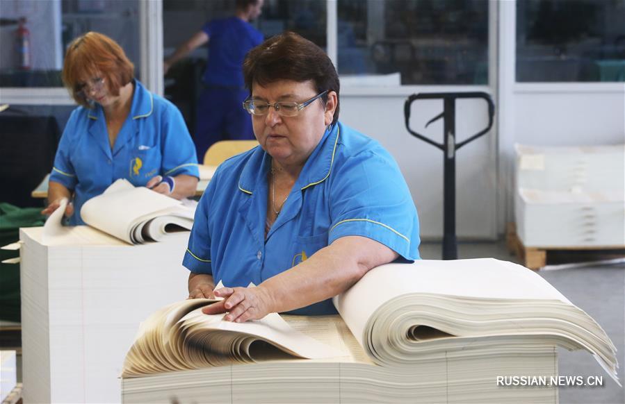 Полиграфический комбинат "Украина" круглосуточно печатает избирательные бюллетени для внеочередных выборов в Верховную раду