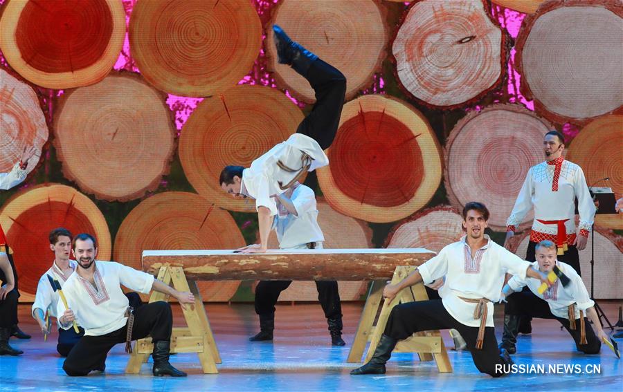 В Беларуси торжественно открылся XXVIII Международный фестиваль искусств "Славянский базар в Витебске"