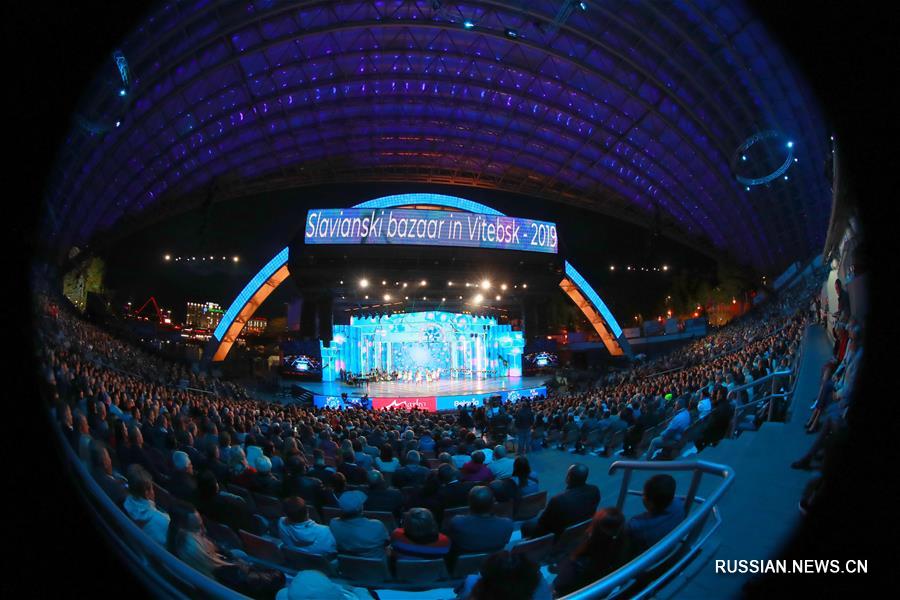 В Беларуси торжественно открылся XXVIII Международный фестиваль искусств "Славянский базар в Витебске"